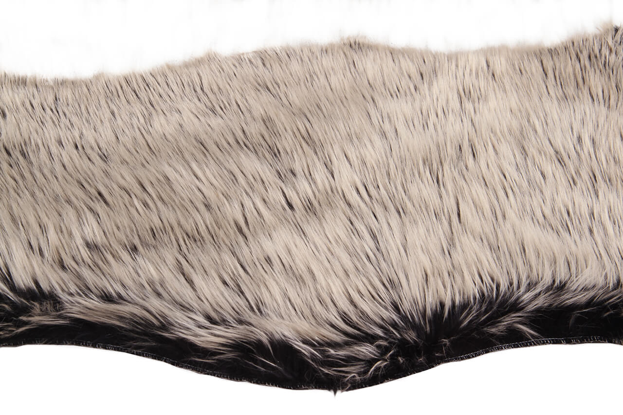 Eco Lambskin Taupe in Finta Pelliccia – Plaid, Tappeto o Coprisedia – Morbido, Elegante - Image 3