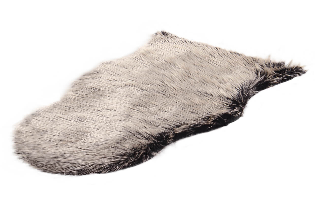 Eco Lambskin Taupe in Finta Pelliccia – Plaid, Tappeto o Coprisedia – Morbido, Elegante - Image 4