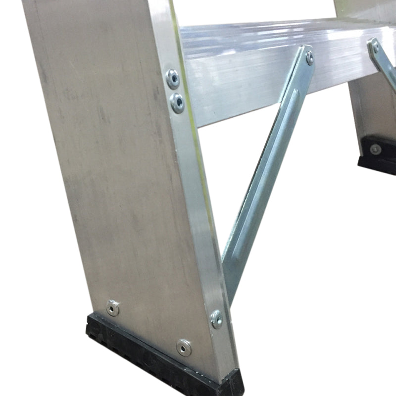LFI TuFF Aluminium 4 Tread Platform Step Ladder - Image 2